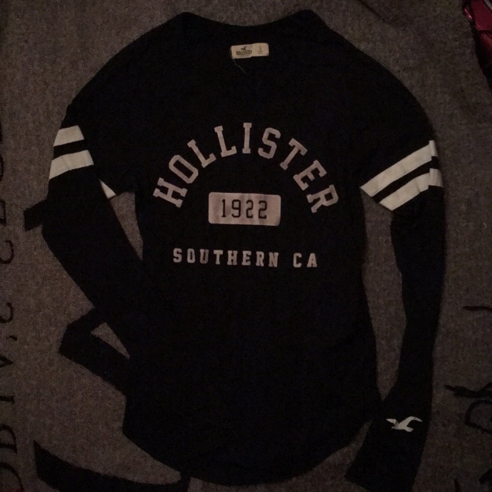 Black Hollister long sleeve t-shirt